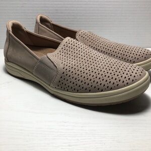 Earth Origins Women’s Leather Suede  Slip-On Casual Sneakers Elin Sand White 8M